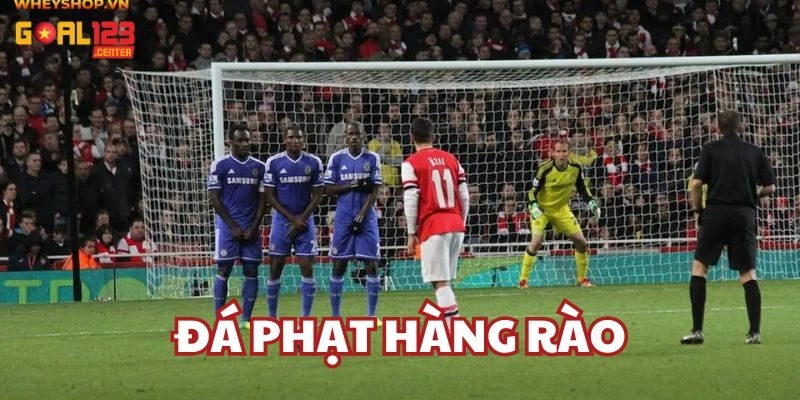 Siêu sao Đá Phạt Hàng Rào